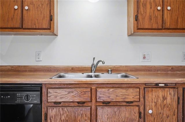 3008 Westdale Place, Lawrence, KS 66049