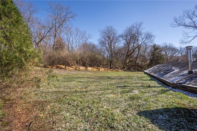 3008 Westdale Place, Lawrence, KS 66049