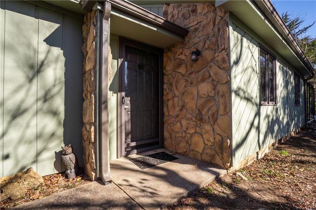 3008 Westdale Place, Lawrence, KS 66049