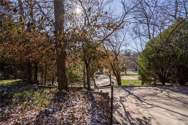 3008 Westdale Place, Lawrence, KS 66049