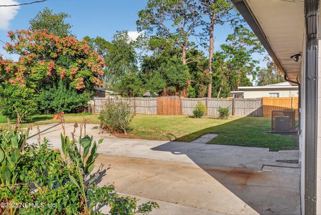 5437 ATTLEBORO Street, Jacksonville, FL 32205