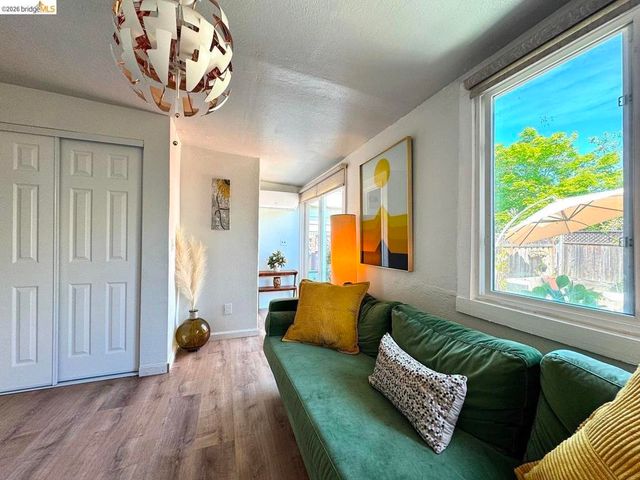 4324 Pampas AVE, Oakland, CA 94619