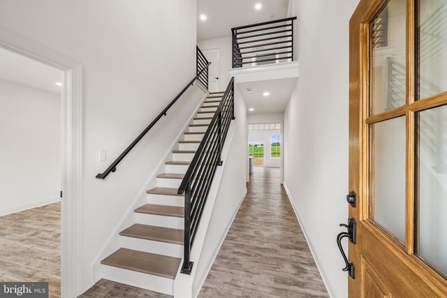 27 LAUSCH RD, Denver, PA 17517