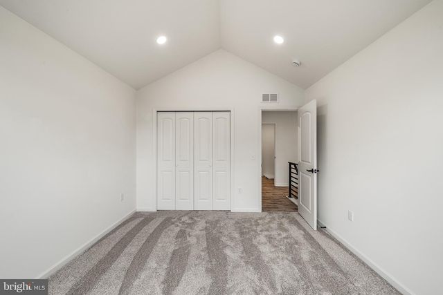 27 LAUSCH RD, Denver, PA 17517