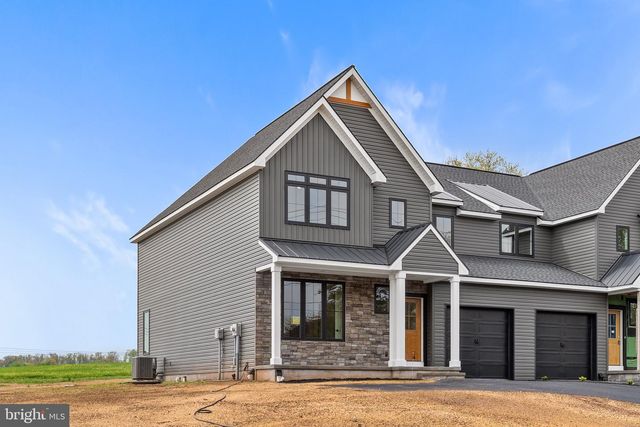 27 LAUSCH RD, Denver, PA 17517