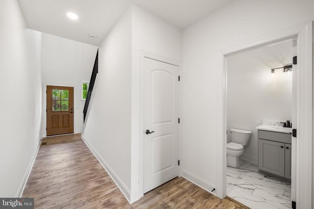 27 LAUSCH RD, Denver, PA 17517
