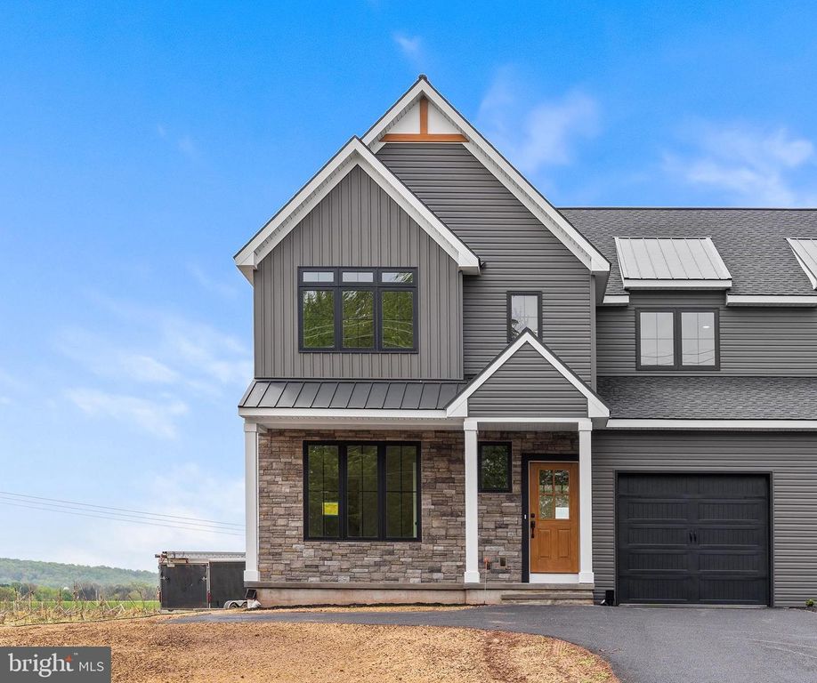 27 LAUSCH RD, Denver, PA 17517