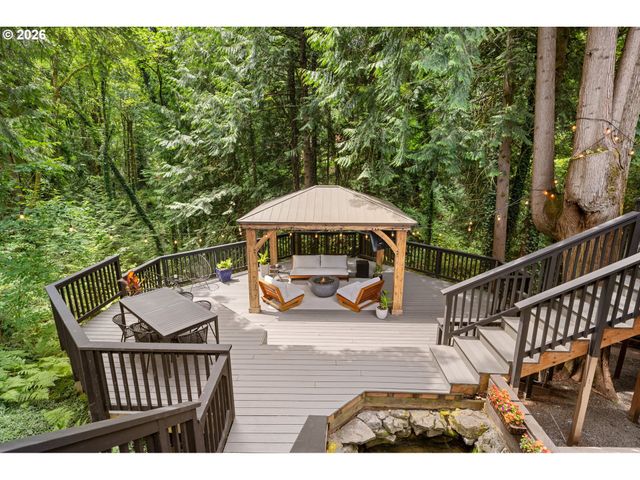 5833 Sw LANE Ct, Portland, OR 97221