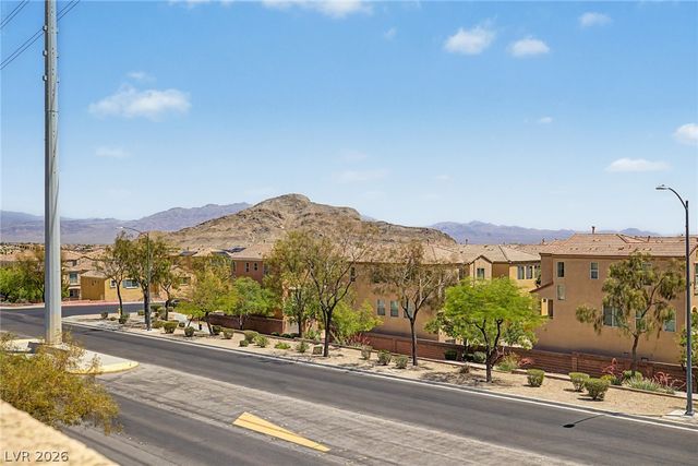 3364 Indian Shadow Street 203, Las Vegas, NV 89129