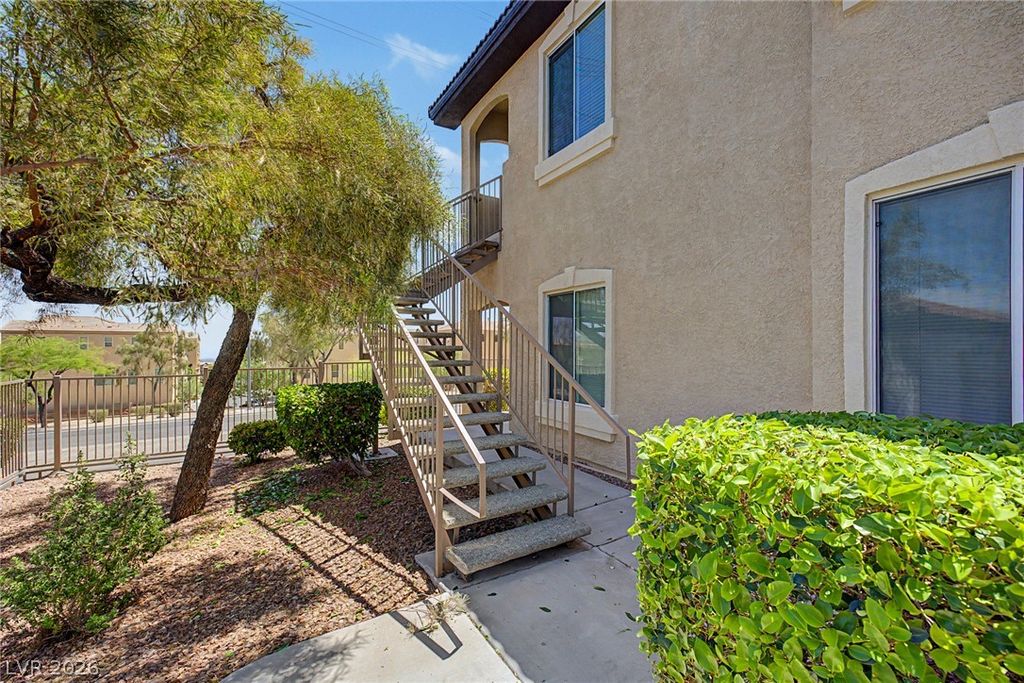 3364 Indian Shadow Street 203, Las Vegas, NV 89129 — photo 4