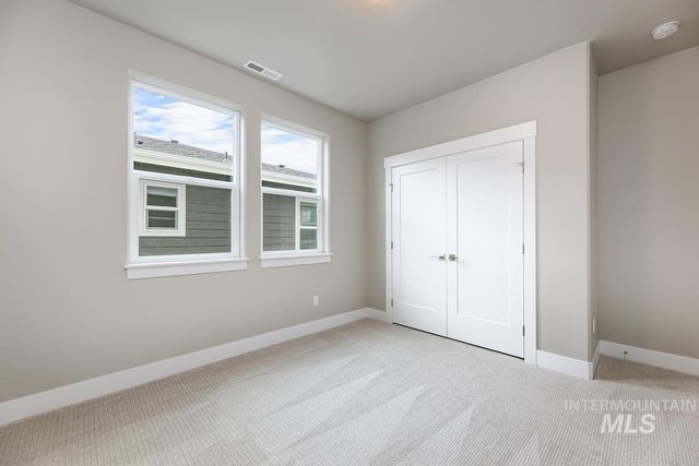 5829 S Gustav Ave, Meridian, ID 83642