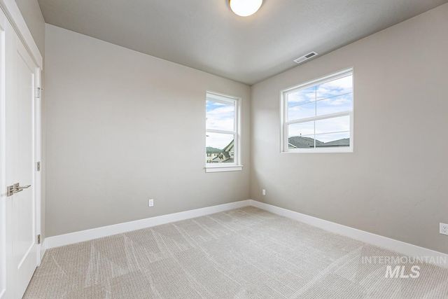 5829 S Gustav Ave, Meridian, ID 83642