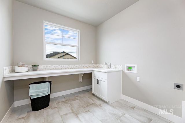 5829 S Gustav Ave, Meridian, ID 83642