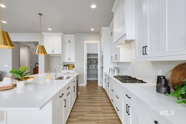 5829 S Gustav Ave, Meridian, ID 83642