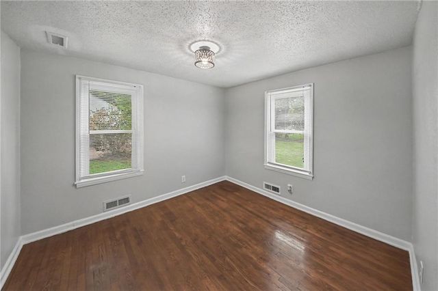 6842 E 139th Street, Grandview, MO 64030