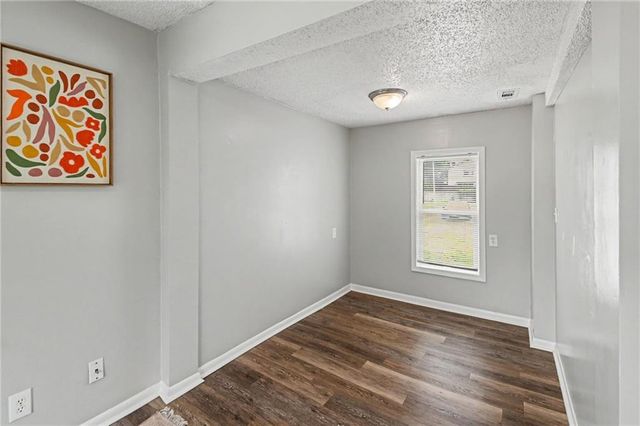 6842 E 139th Street, Grandview, MO 64030