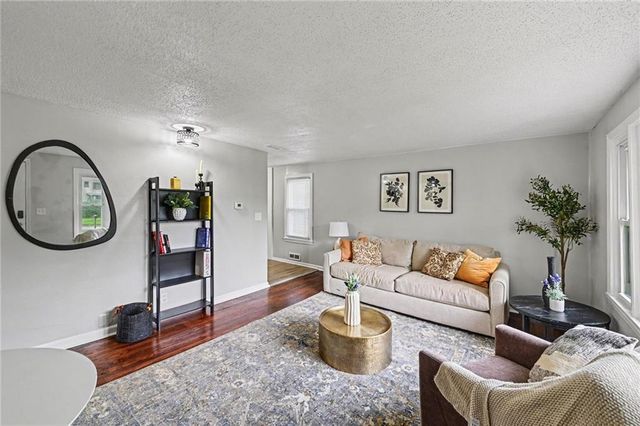 6842 E 139th Street, Grandview, MO 64030