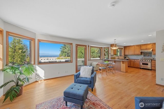 15508 72nd Avenue W, Edmonds, WA 98026
