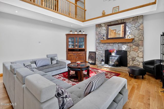 25 Outlet Road, Ballston, NY 12019