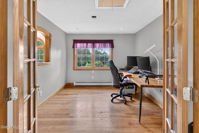 25 Outlet Road, Ballston, NY 12019