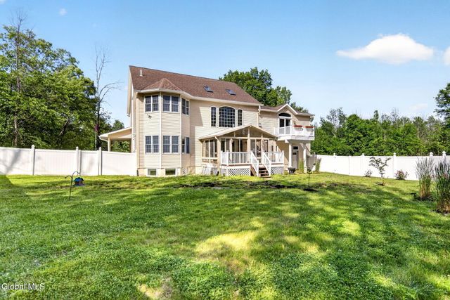 25 Outlet Road, Ballston, NY 12019