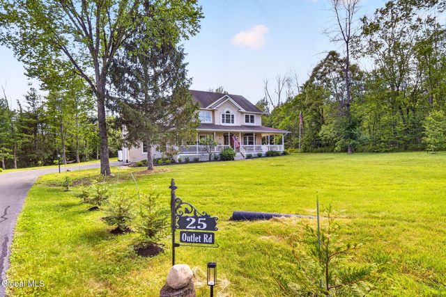 25 Outlet Road, Ballston, NY 12019