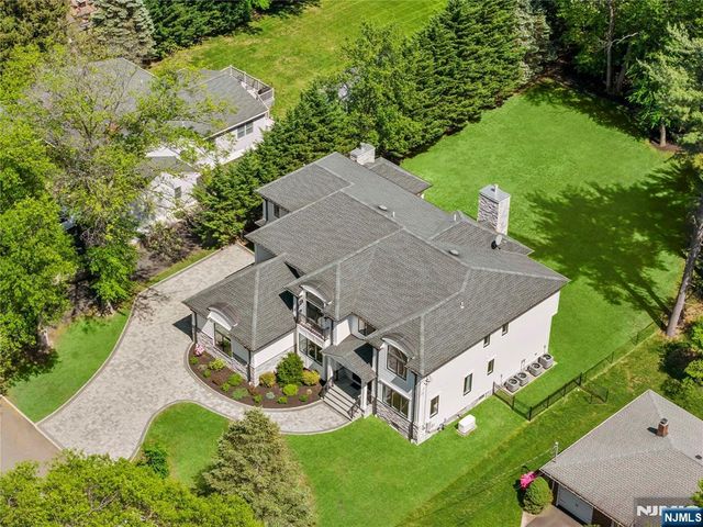 504 Kendrick Street, Paramus, NJ 07652