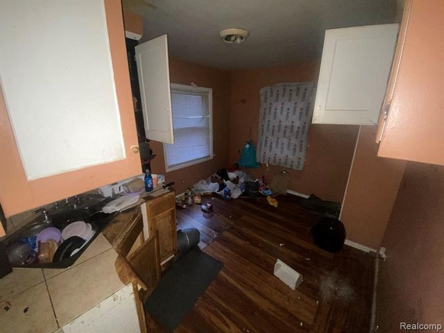 19310 Strasburg Street, Detroit, MI 48205