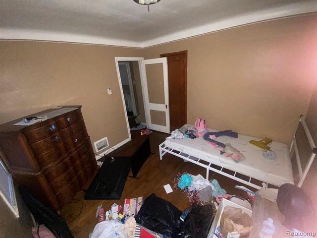 19310 Strasburg Street, Detroit, MI 48205