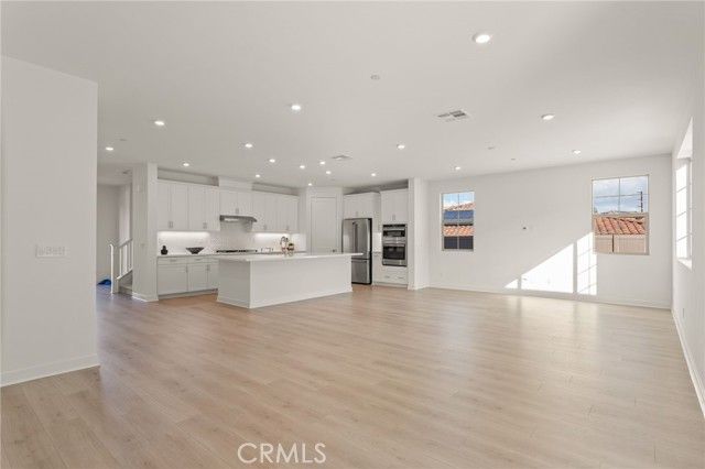 2004 Saguaro Glen, Escondido, CA 92025