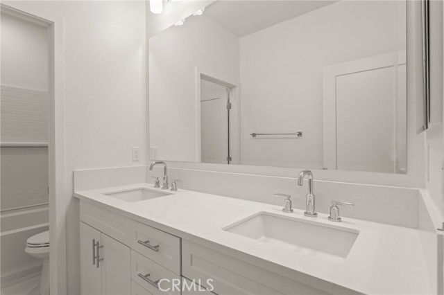 2004 Saguaro Glen, Escondido, CA 92025