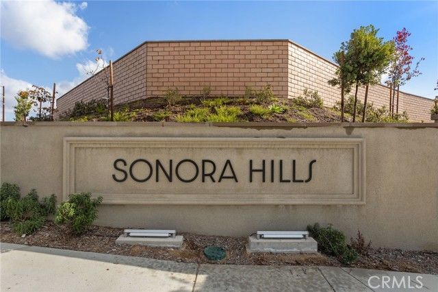 2004 Saguaro Glen, Escondido, CA 92025