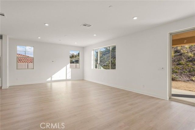 2004 Saguaro Glen, Escondido, CA 92025