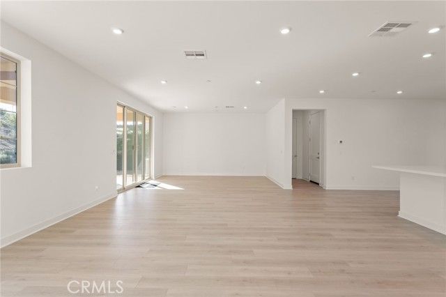 2004 Saguaro Glen, Escondido, CA 92025