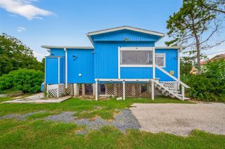 1116 6th St, San Leon, TX 77539