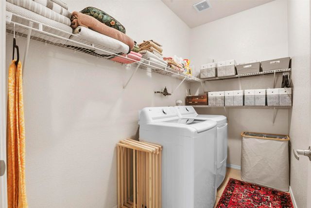 4340 B Santo Domingo Street, Santa Fe, NM 87507