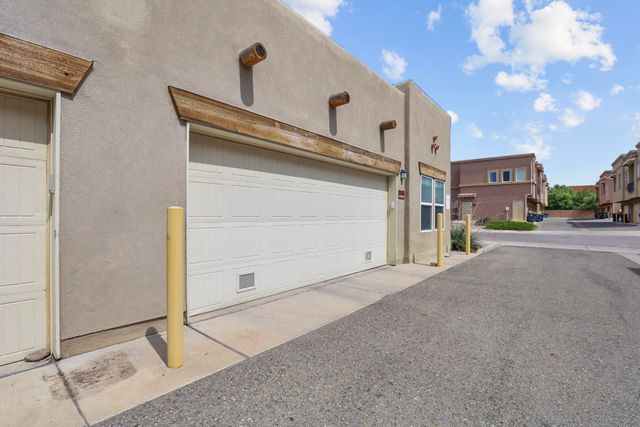 4340 B Santo Domingo Street, Santa Fe, NM 87507