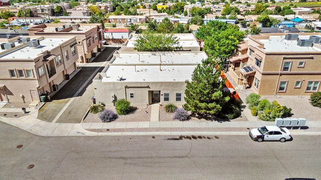 4340 B Santo Domingo Street, Santa Fe, NM 87507