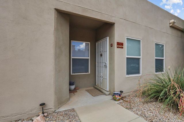 4340 B Santo Domingo Street, Santa Fe, NM 87507
