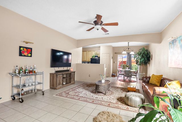 4340 B Santo Domingo Street, Santa Fe, NM 87507