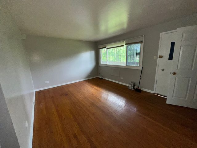 7530 S Saginaw Avenue 2B, Chicago, IL 60649