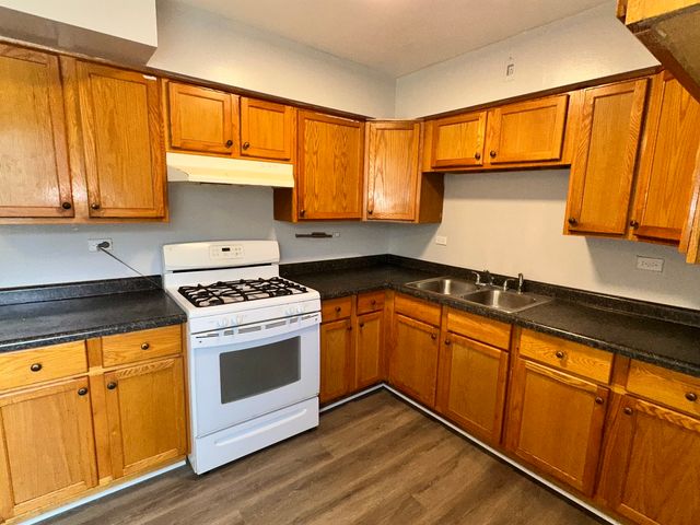 7530 S Saginaw Avenue 2B, Chicago, IL 60649