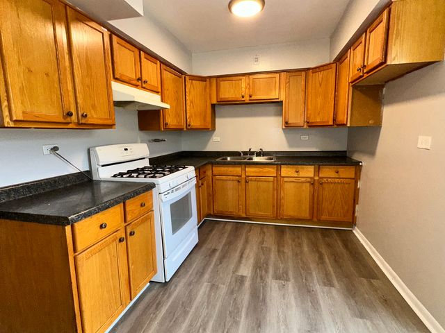 7530 S Saginaw Avenue 2B, Chicago, IL 60649