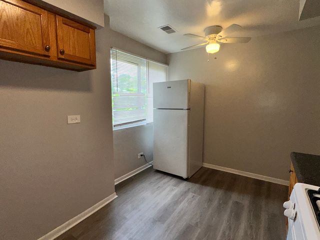 7530 S Saginaw Avenue 2B, Chicago, IL 60649