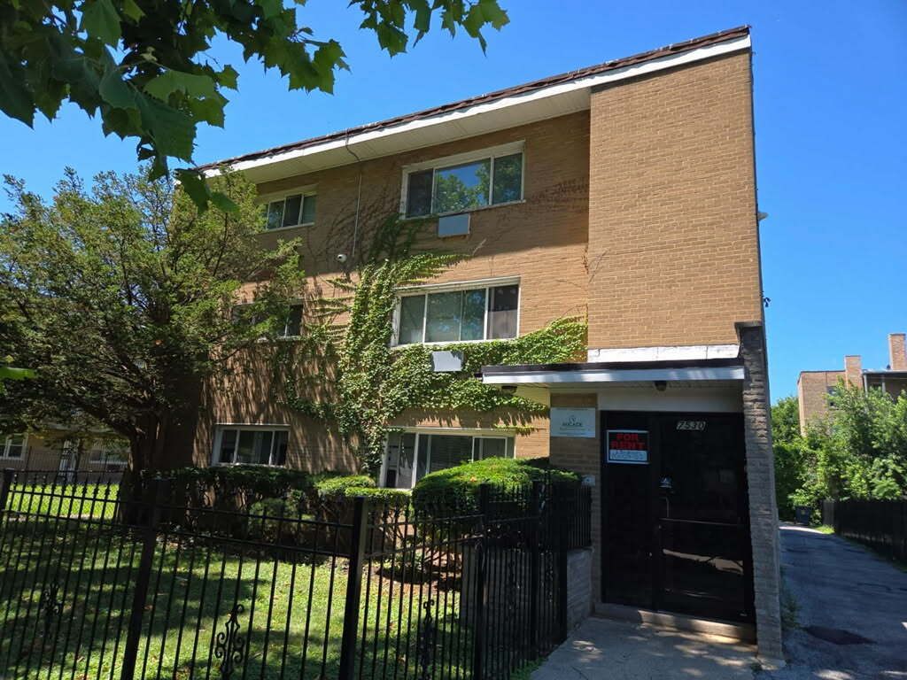 7530 S Saginaw Avenue 2B, Chicago, IL 60649