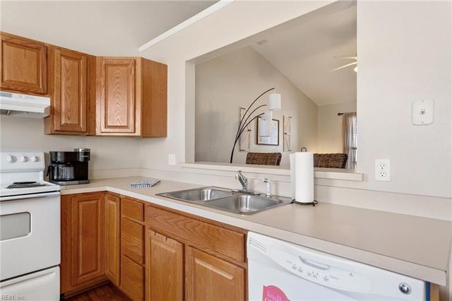 3901 Prominence Pl Apt 201, Virginia Beach, VA 23452
