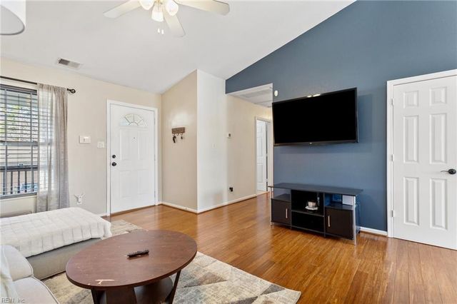 3901 Prominence Pl Apt 201, Virginia Beach, VA 23452