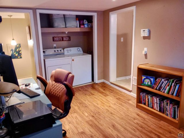 220 NE Lyman RD, Topeka, KS 66608