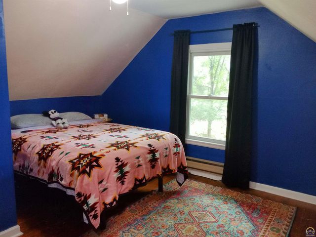 220 NE Lyman RD, Topeka, KS 66608