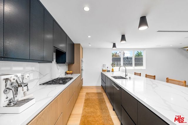 656 California Avenue, Venice (los Angeles), CA 90291